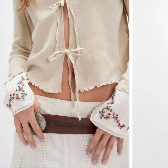 Free People Dipped in Floral Embroidered Cardi in Morning Oat NWOT - Picture 3 of 10